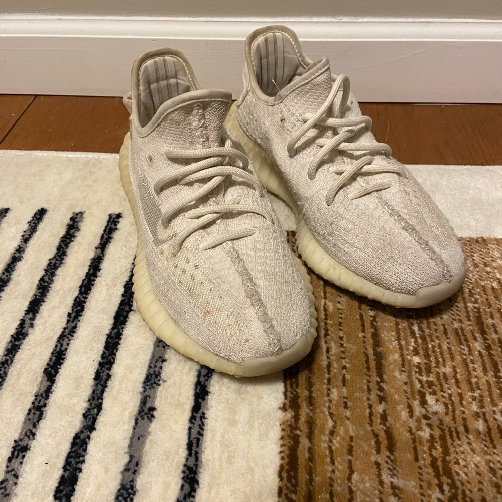 Yeezy Boost 350 V2 in Light Cream